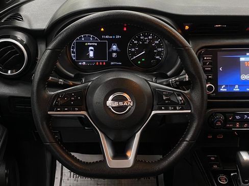 Used 2023 Nissan Kicks SR w/ SR Premium Package image 13