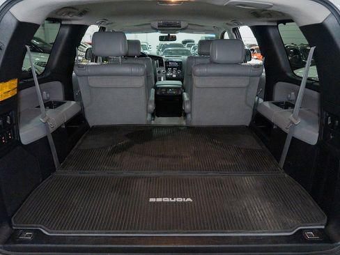 Used 2010 Toyota Sequoia Limited image 41