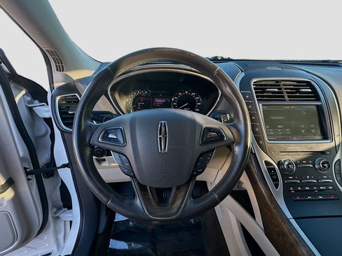 Used 2016 Lincoln MKX Select w/ Select Plus Package image 8