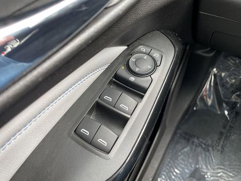 Used 2025 Chevrolet Trax LT w/ LT Convenience Package image 24