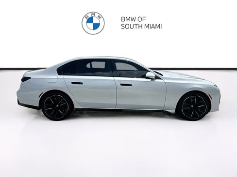 Certified 2024 BMW 760i xDrive w/ Premium Package 2 AWD/4WD image 8