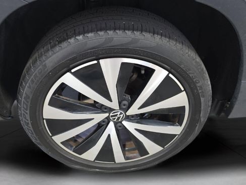 Used 2022 Volkswagen Taos SE FWD image 24