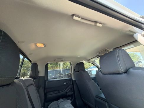 Used 2025 Nissan Frontier SV AWD/4WD image 20