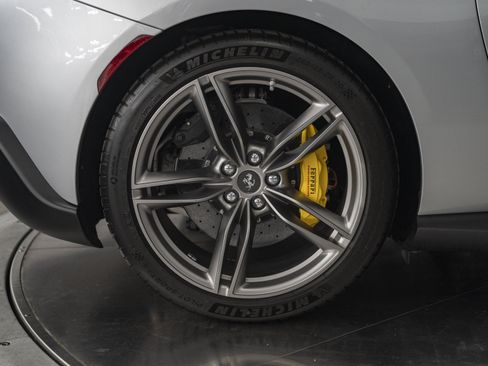 Used 2021 Ferrari Roma RWD image 13