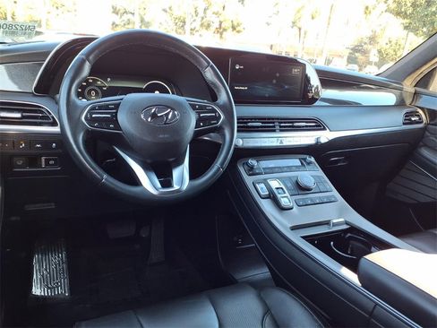 Used 2022 Hyundai Palisade Calligraphy w/ Winter Package image 14