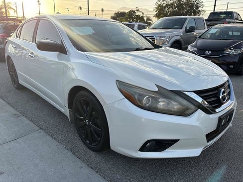 Used 2017 Nissan Altima 2.5 SR w/ Midnight Edition Package FWD image 11
