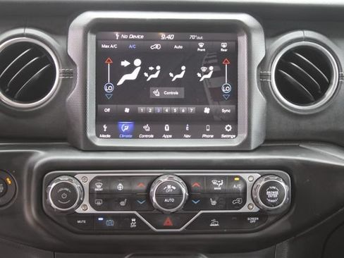 Used 2023 Jeep Wrangler Unlimited Sahara w/ Cold Weather Group AWD/4WD image 16