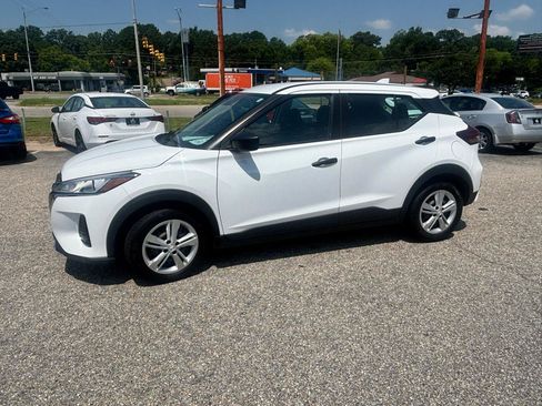 Used 2024 Nissan Kicks S FWD image 10