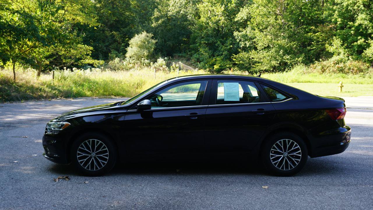 Used 2019 Volkswagen Jetta SE FWD image 2