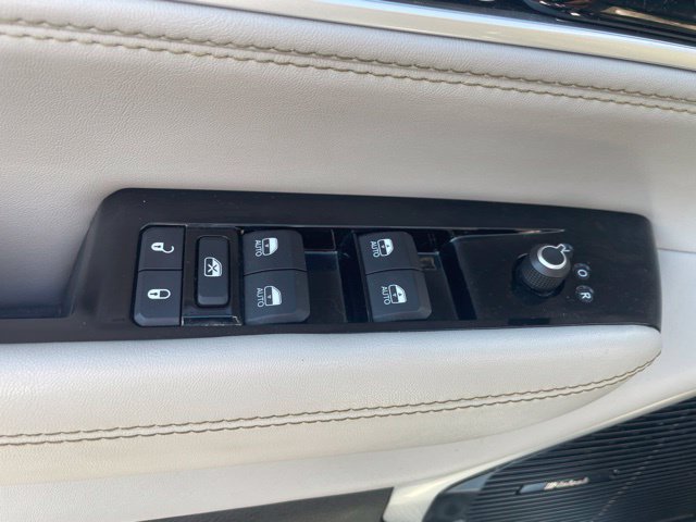 Used 2022 Jeep Wagoneer Series III w/ Premium Group I AWD/4WD image 13