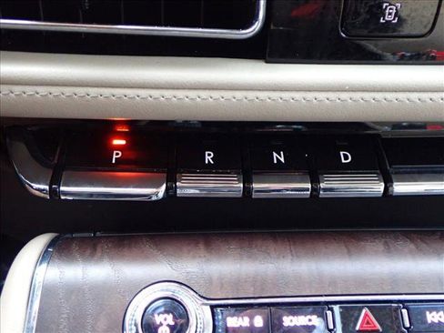 Used 2020 Lincoln Aviator Reserve w/ Elements Package Plus image 22