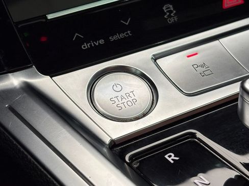 Used 2019 Audi e-tron Prestige AWD/4WD image 38
