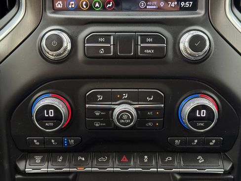 Used 2022 GMC Sierra 2500 AT4 w/ AT4 Preferred Package AWD/4WD image 28