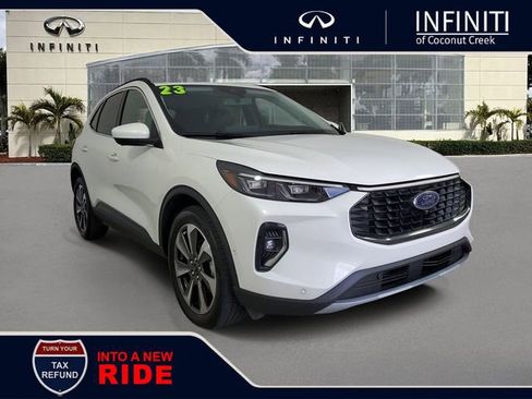 Used 2023 Ford Escape Platinum w/ Premium Technology Package image 1