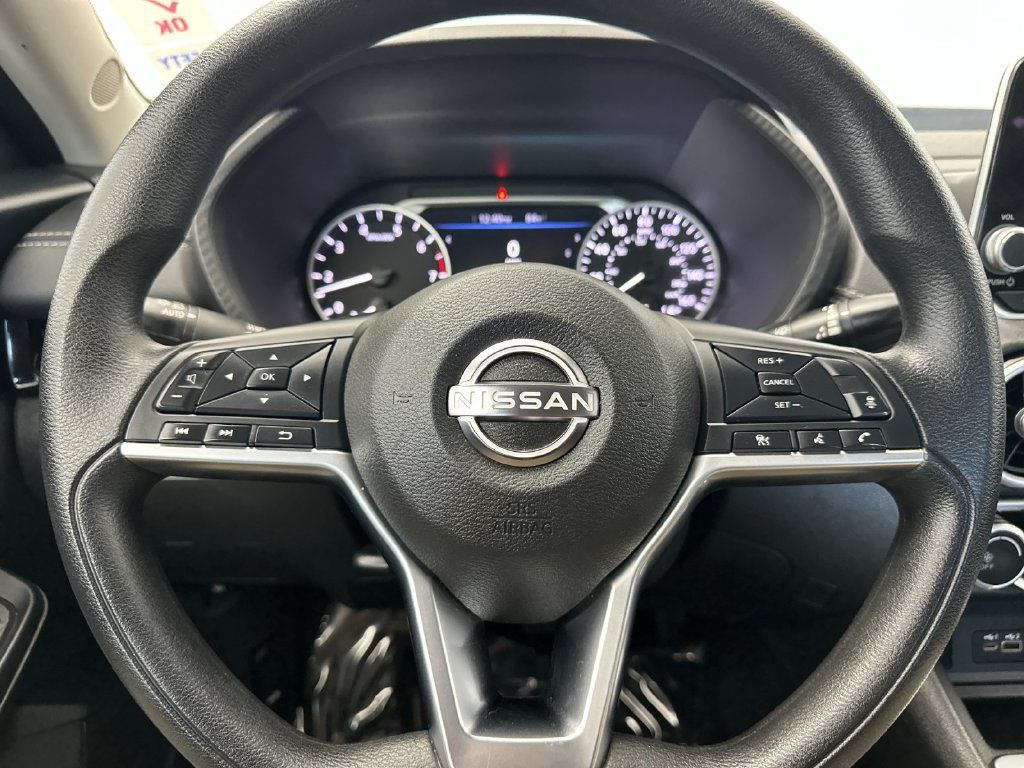 Used 2025 Nissan Sentra SV FWD image 21