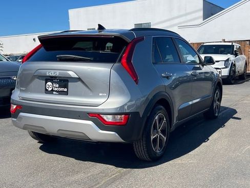 Certified 2023 Kia Niro EX FWD image 9