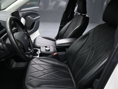 Used 2023 Ford Mustang Mach-E Select RWD image 9