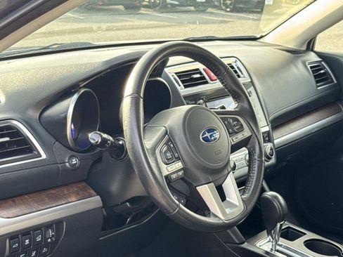 Used 2017 Subaru Outback 3.6R Limited image 12