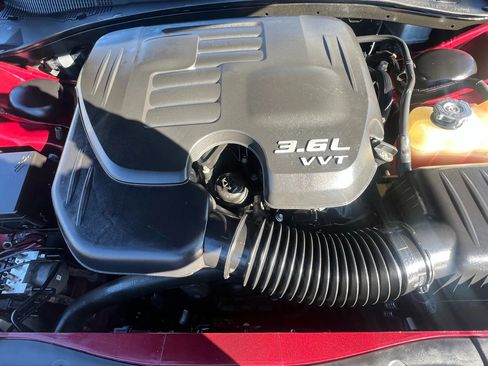 Used 2019 Chrysler 300 Touring w/ Sport Appearance Package image 33