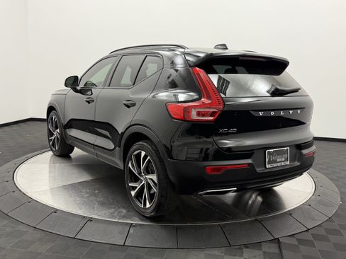 Used 2019 Volvo XC40 T5 R-Design AWD/4WD image 6