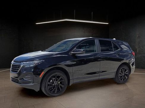 Used 2024 Chevrolet Equinox LS w/ LS Convenience Package AWD/4WD image 3