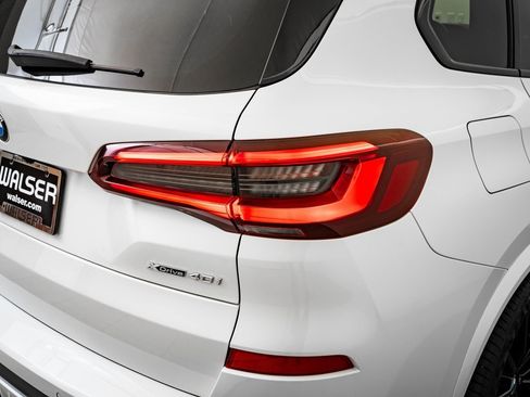 Used 2023 BMW X5 xDrive40i w/ M Sport Package image 17