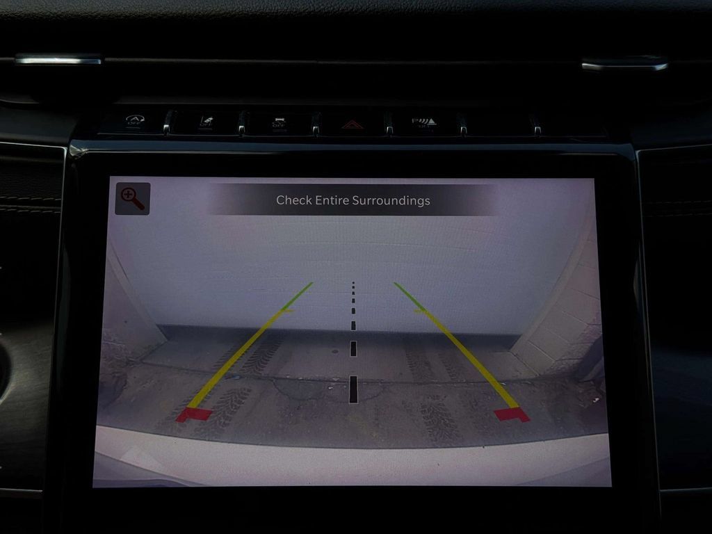 Used 2022 Jeep Grand Cherokee L Limited AWD/4WD image 14