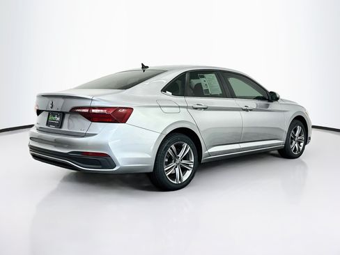 Used 2022 Volkswagen Jetta SE FWD image 9