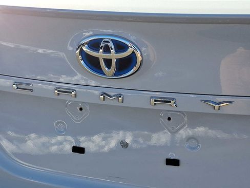 Used 2024 Toyota Camry SE image 32