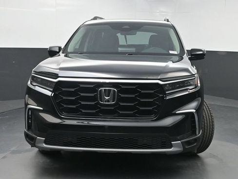 Used 2023 Honda Pilot Touring image 6