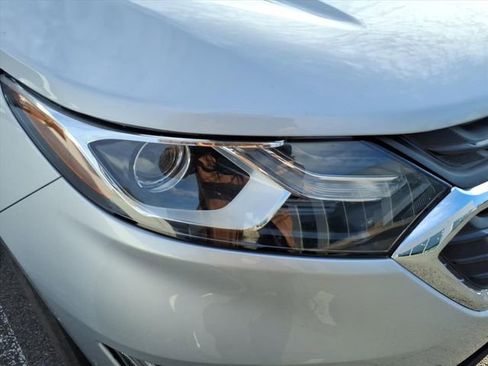 Used 2020 Chevrolet Equinox LT image 3