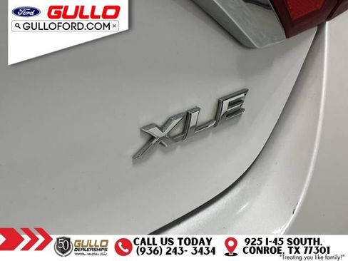 Used 2017 Toyota Camry XLE w/ Moonroof Package FWD image 32