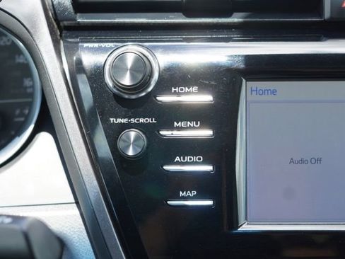 Used 2020 Toyota Camry SE w/ Carpet Mat Package FWD image 19