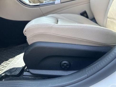 Used 2019 Mercedes-Benz C 300 4MATIC Sedan image 18