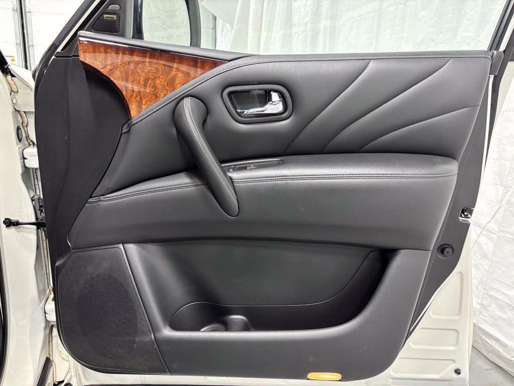 Used 2015 INFINITI QX80 4WD w/ Deluxe Technology Package image 58