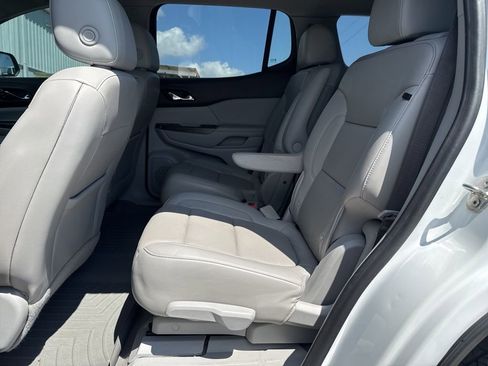 Used 2020 GMC Acadia SLT image 9