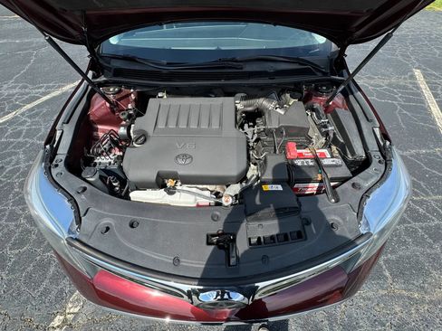 Used 2018 Toyota Avalon Touring FWD image 32