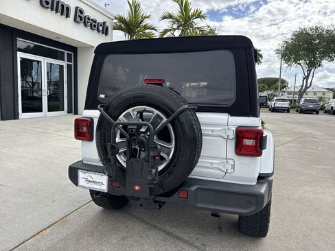 Used 2019 Jeep Wrangler Unlimited Sahara w/ Dual Top Group AWD/4WD image 25
