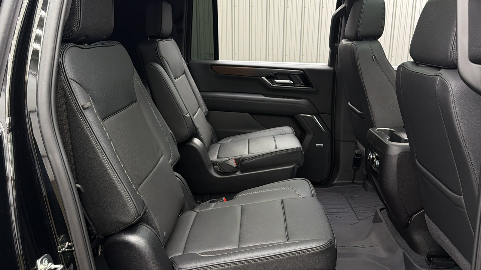 Used 2026 GMC Yukon XL Denali w/ Sun & Power Step Package AWD/4WD image 38