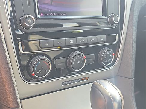 Used 2019 Volkswagen Passat 2.0T Wolfsburg w/ Wheels & Sunroof Package image 25