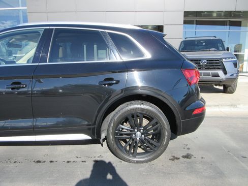 Used 2018 Audi Q5 2.0T Premium Plus w/ Premium Plus Package AWD/4WD image 4
