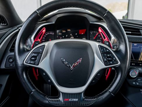 Used 2016 Chevrolet Corvette Z06 w/ 3LZ Preferred Equipment Group RWD image 18