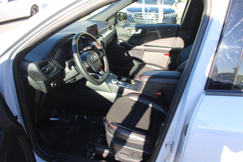 Used 2025 Ford Escape ST-Line FWD image 8