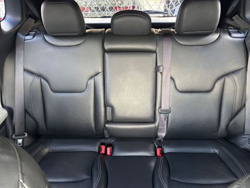 Used 2025 Jeep Compass Limited AWD/4WD image 39