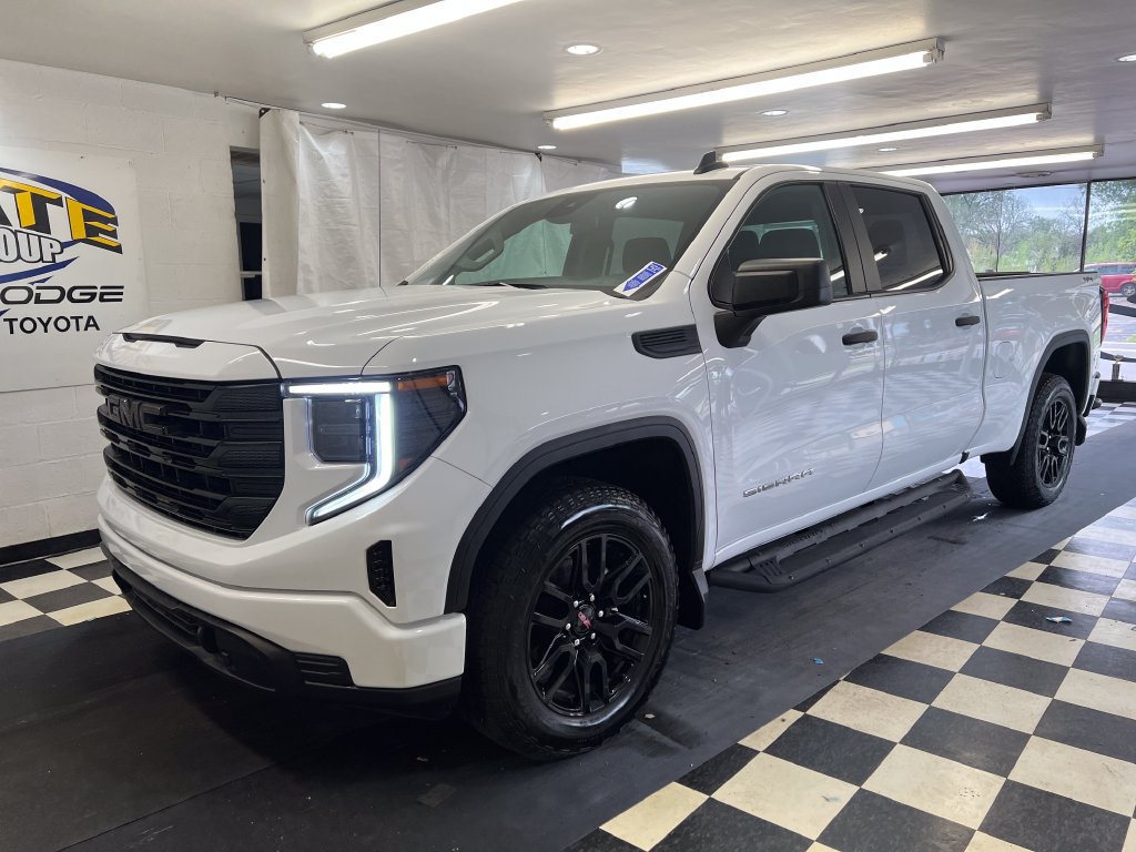 Used 2024 GMC Sierra 1500 Pro w/ Graphite Edition AWD/4WD image 5