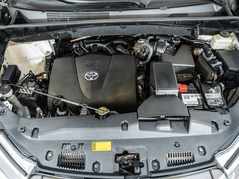Used 2017 Toyota Highlander Plus w/ Protection Package #3 image 25