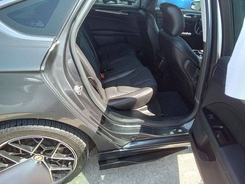 Used 2016 Ford Fusion Titanium image 5
