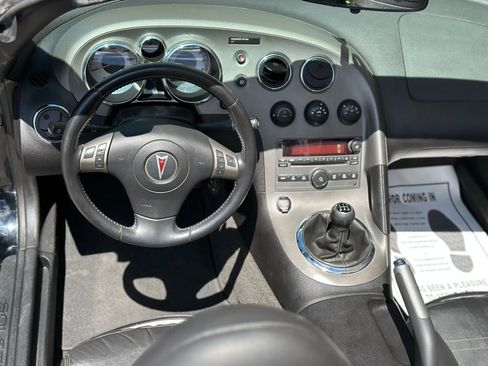 Used 2006 Pontiac Solstice Convertible w/ Premium Package image 8