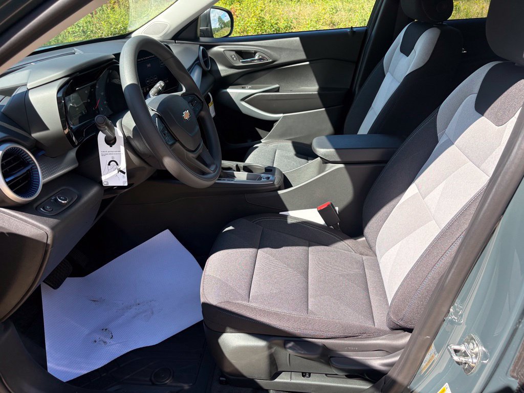 New 2026 Chevrolet Trax LS w/ Driver Confidence Package FWD image 4