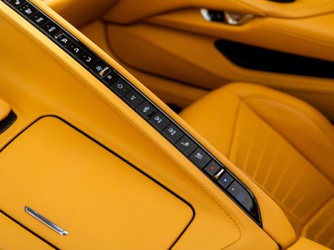 Used 2020 Chevrolet Corvette Stingray Premium Cpe w/ 3LT image 35